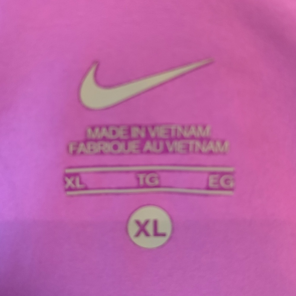 Live strong Nike windbreaker - Picture 3 of 4